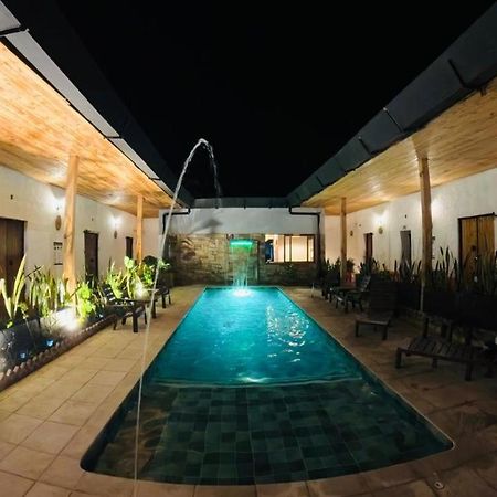 Utica Hotel Alcazar Real מראה חיצוני תמונה