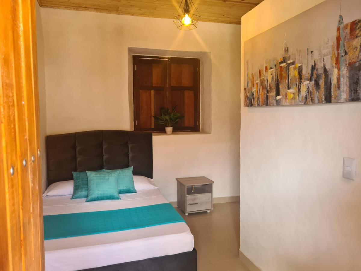 Utica Hotel Alcazar Real מראה חיצוני תמונה
