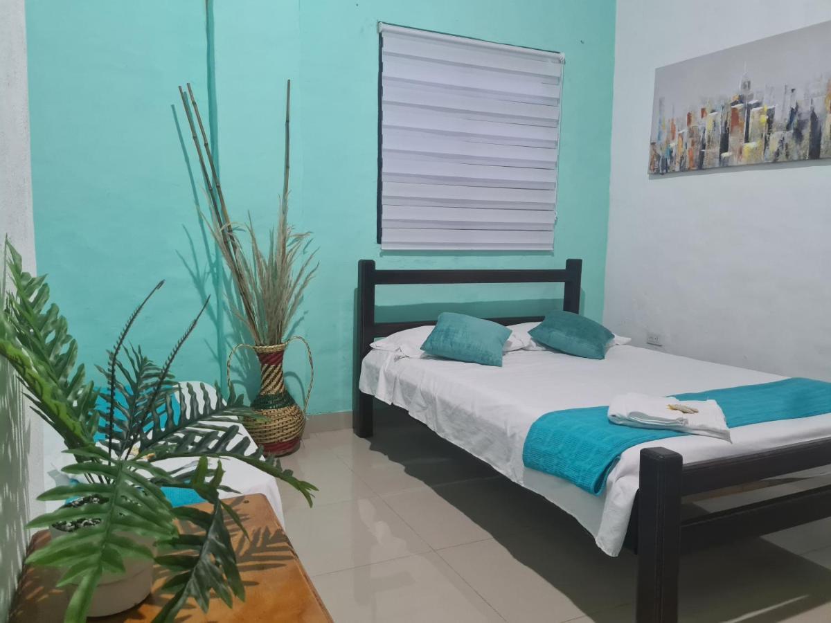 Utica Hotel Alcazar Real מראה חיצוני תמונה