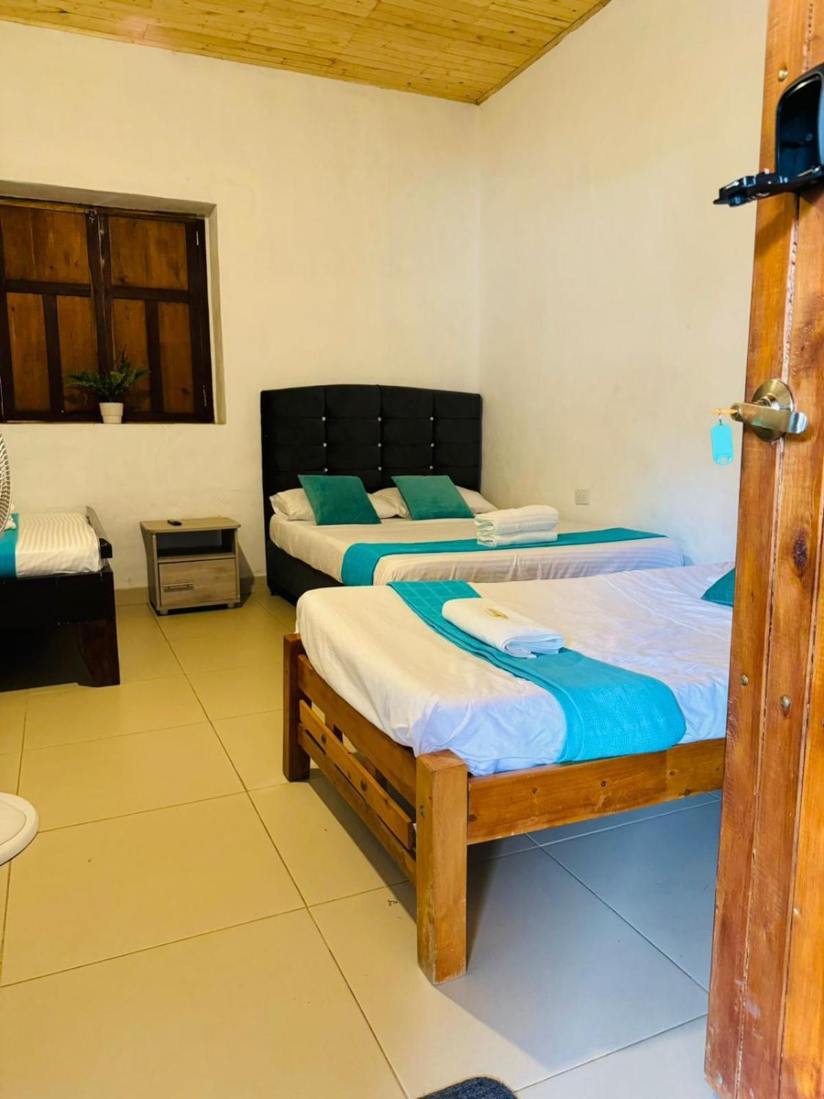 Utica Hotel Alcazar Real מראה חיצוני תמונה