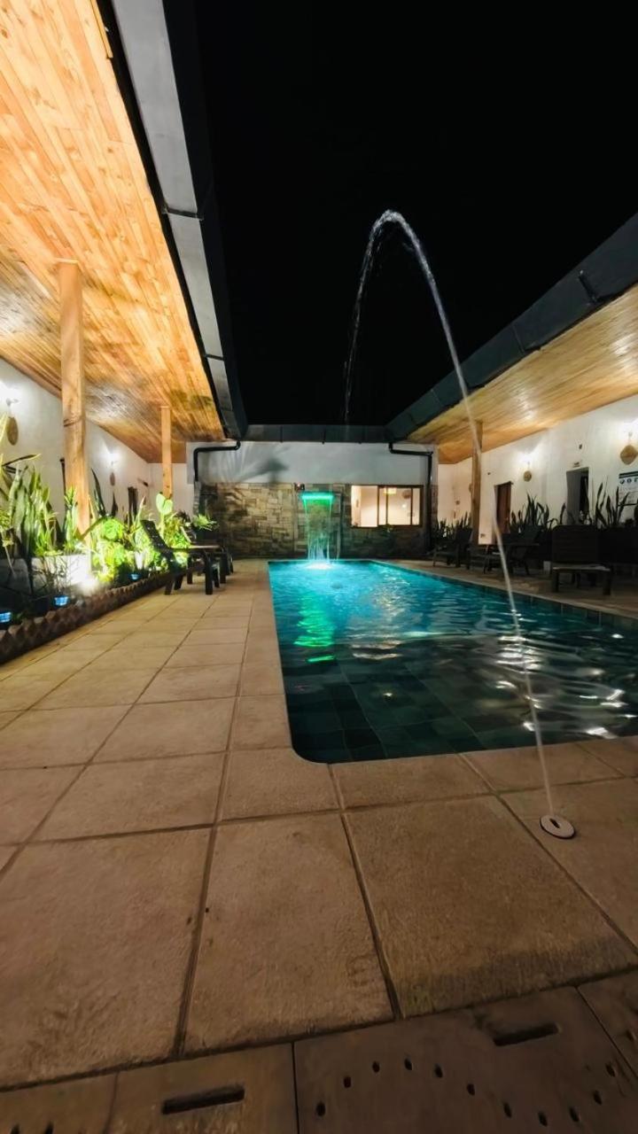Utica Hotel Alcazar Real מראה חיצוני תמונה