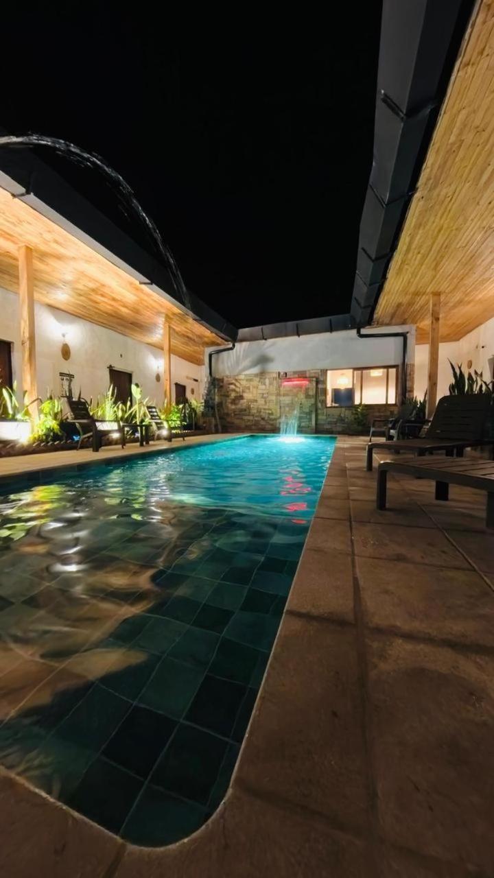 Utica Hotel Alcazar Real מראה חיצוני תמונה