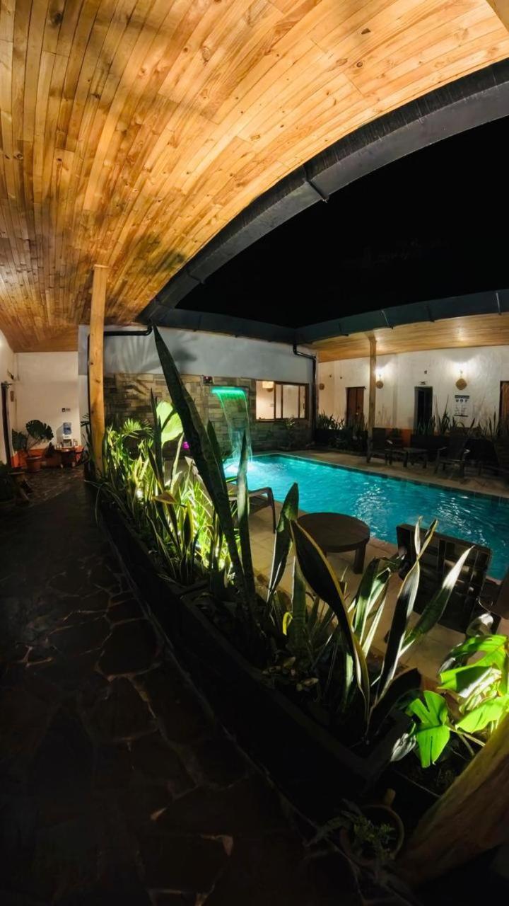 Utica Hotel Alcazar Real מראה חיצוני תמונה