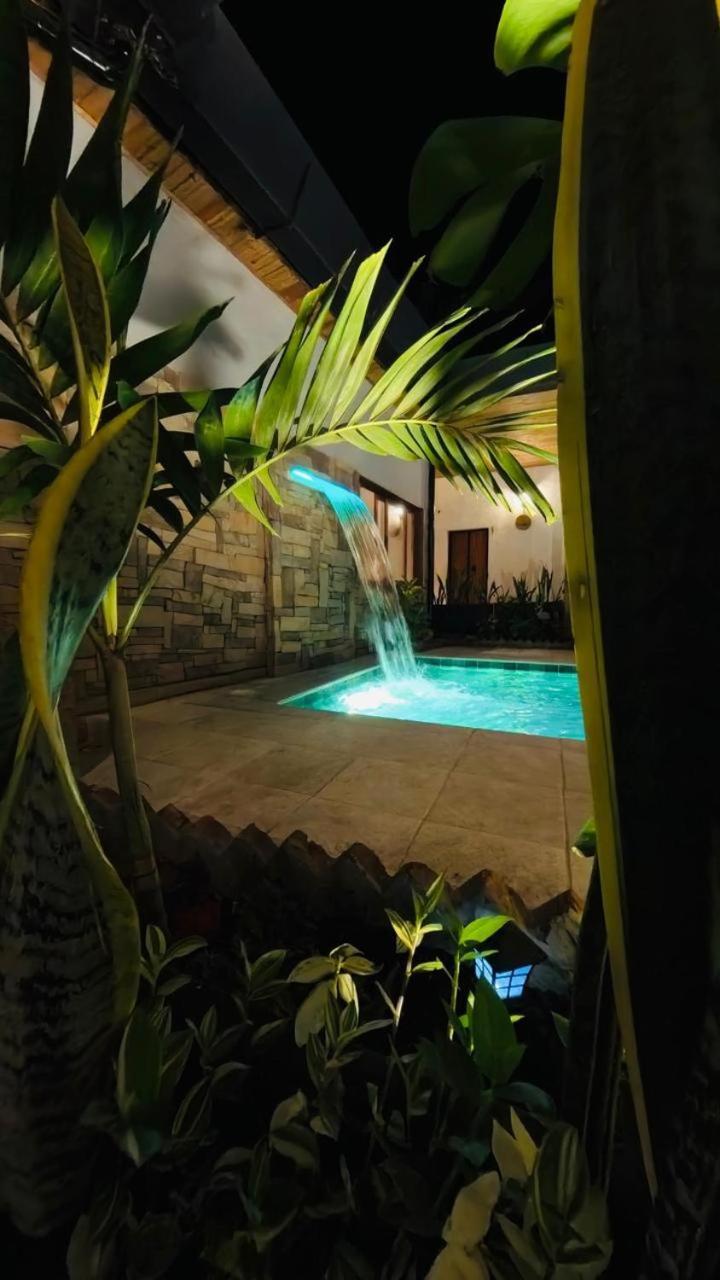 Utica Hotel Alcazar Real מראה חיצוני תמונה