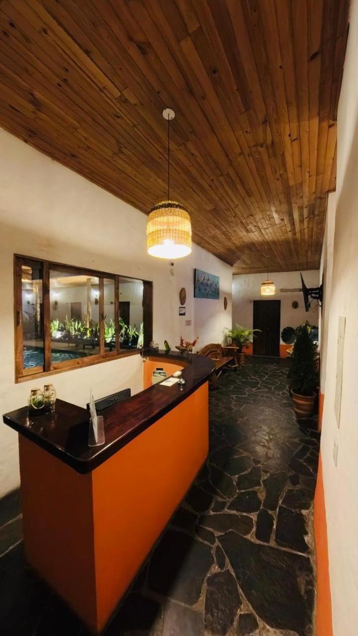 Utica Hotel Alcazar Real מראה חיצוני תמונה